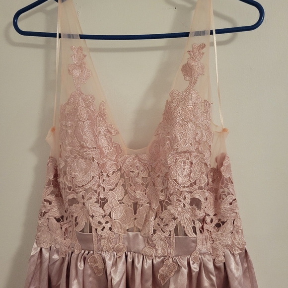 Purple Formal gown - Picture 2 of 4